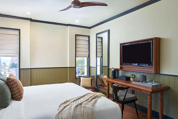 Classic Room - One King Bed
